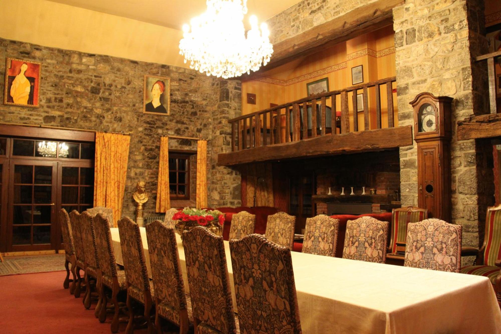 Tromcourt Hotel Couvin Exterior foto